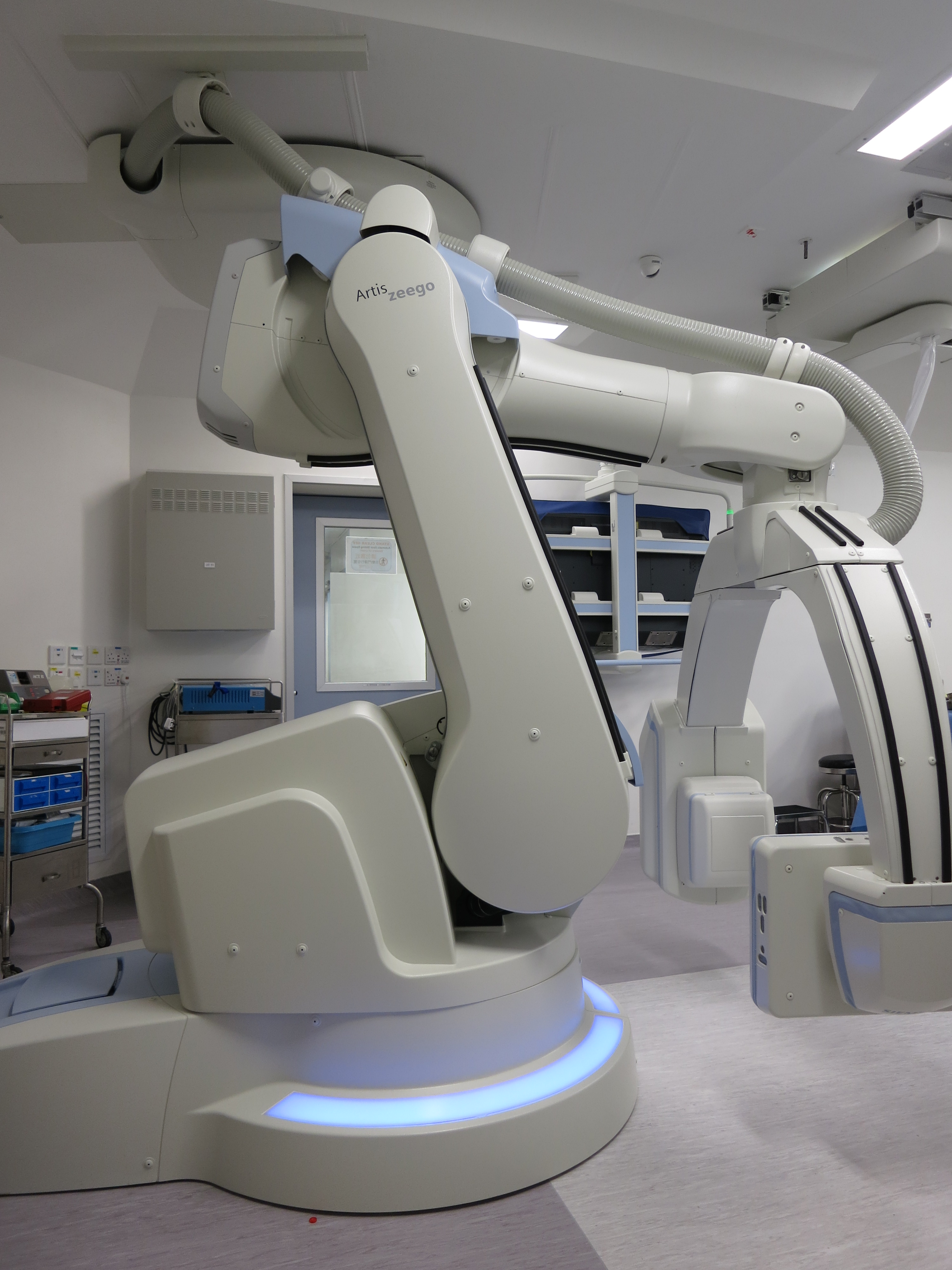 Robotic C-arm imaging device enables a 360-degree thorough examination of patients.
