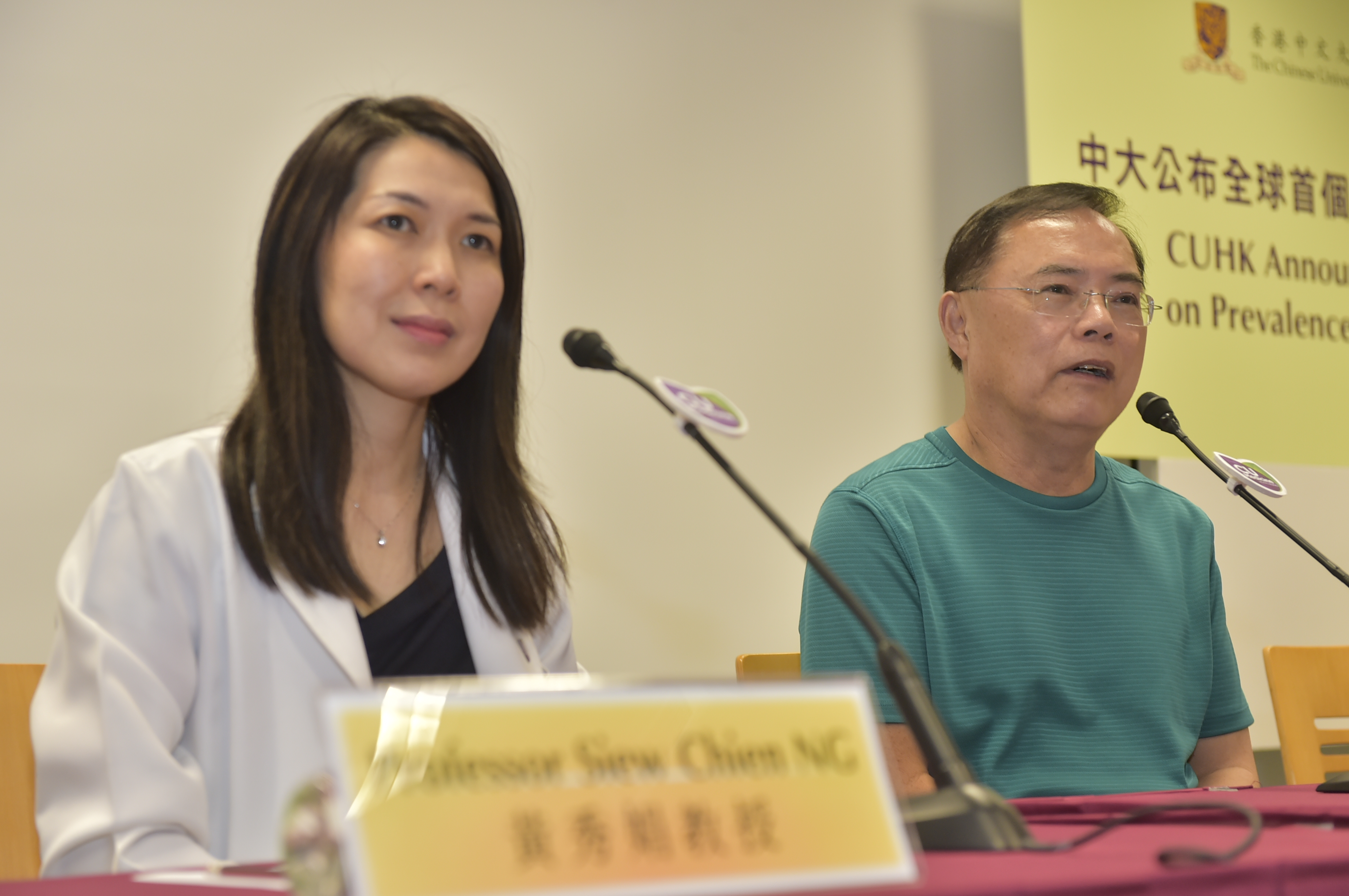 Mr LO (right) shares that his Helicobacter pylori infection has been eradicated after receiving antibiotics treatment.