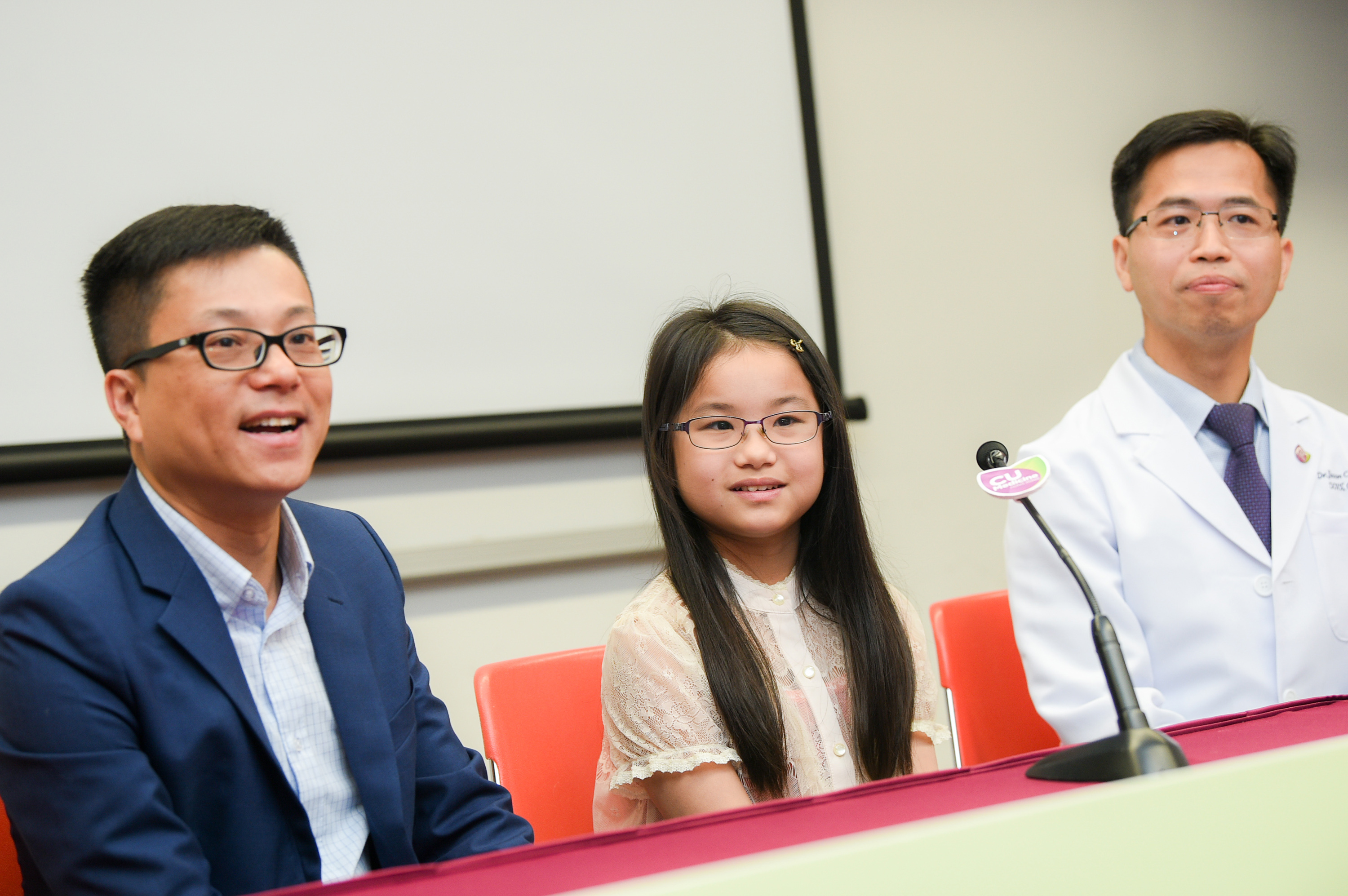 A CUHK study revealed that children of two parents with high myopia have 12 times the risk of developing myopia. LAMP study principal investigator Dr. Jason YAM (right) hopes the second phase of study can help prevent these children from myopia.