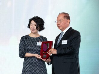 Mr Patrick Huen (right), Member of the Award Selection Panel and Dr Maggie Yeung
