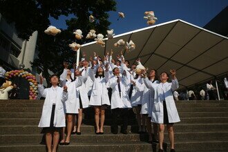 CU Medicine Medical freshmen took a group photo