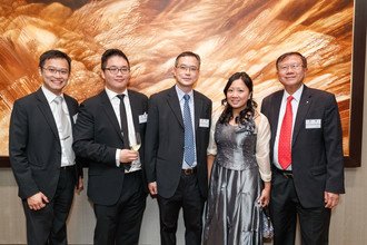 From left Dr. Gary NG, Dr. Isaac YANG, Dr. Yiu Chung WUN, Dr. Jennifer TONG and her father