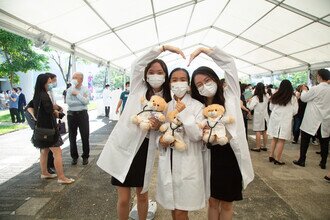 Freshmen celebrated the start of their medical journey