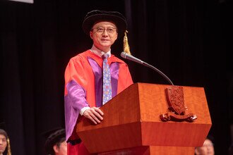 Prof. Francis CHAN, Dean of Faculty of Medicine made his closing remarks at the Ceremony 