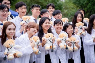 Group photo of medical freshmen