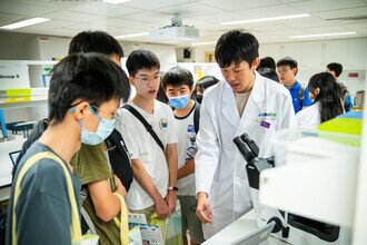 CU Medicine Information Day 2023 - Demonstration by students of the School of Biomedical Sciences
