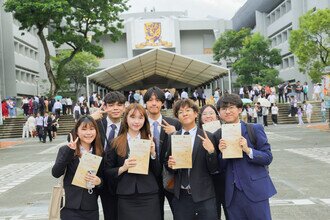Group photo of students 