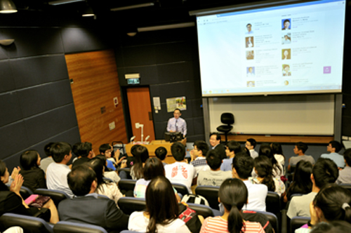 Prof. Mok introduced our new mentors to newly-admitted GPS students.