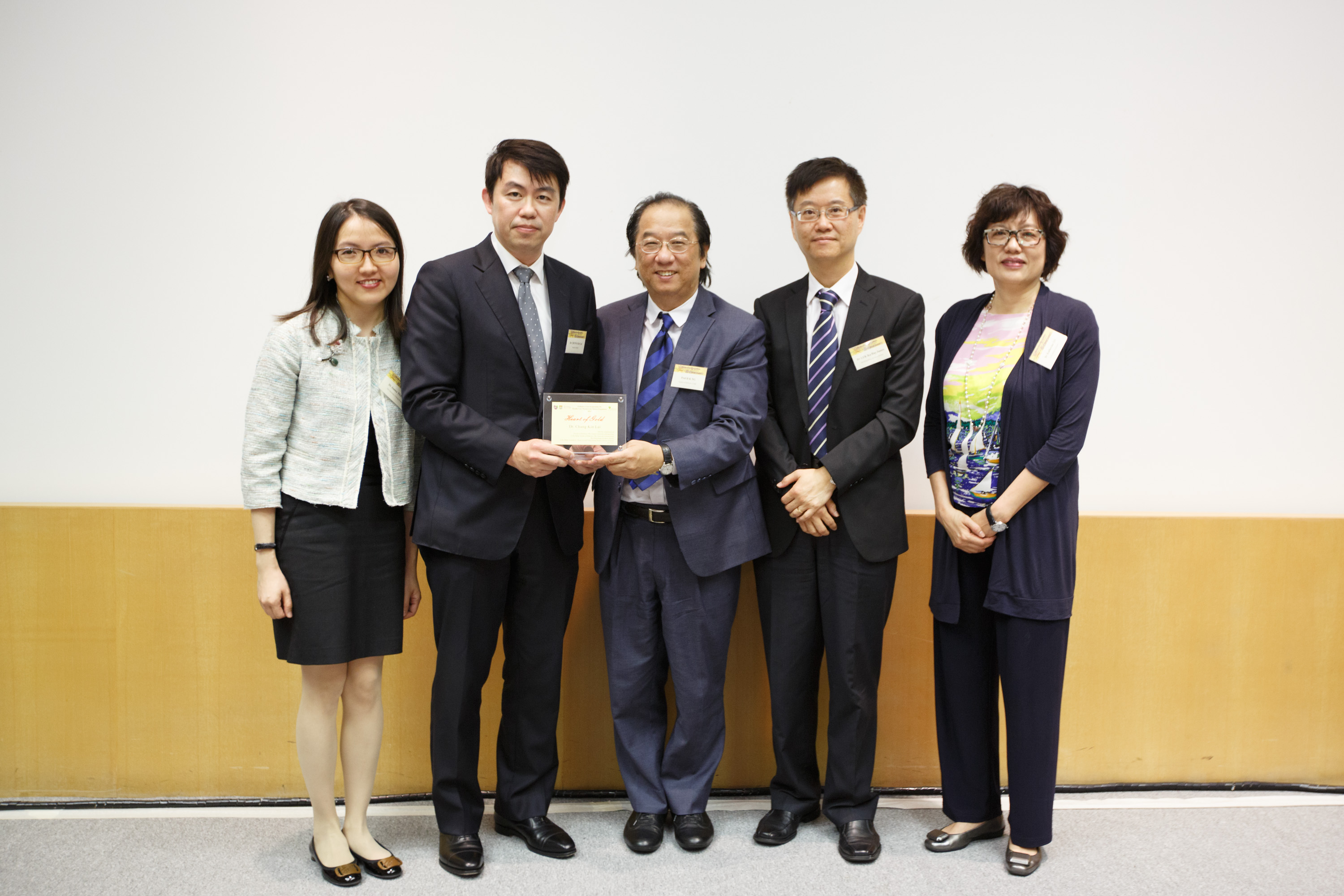 (From left) Dr. Janice Tsang, Assistant Dean (Alumni Relations), Li Ka Shing Faculty of Medicine, HKU; Dr. Chung Kin Lin, Chief Manager, Integrated Care Programs, Hospital Authority; Prof. H. K. Ng, Acting Dean, Faculty of Medicine, CUHK; Dr. Luk Ka Hay, Vice-President, The Hong Kong Geriatrics Society and Dr. Katherine Lo, Senior Project Manager, Li Ka Shing Foundation officiated the Opening Ceremony of the symposium.