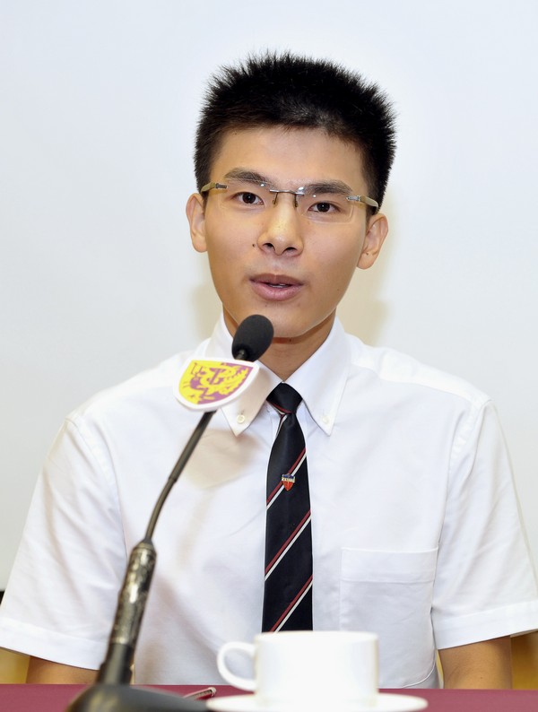 Mr. Henry Arthur Poon considers as important to transfer knowledge of medicine to serving the community. He is impressed with the one-to-one mentorship scheme of the Global Physician-Leadership Stream that GPS students can consult their assigned professor with respects to their academic studies and personal development.