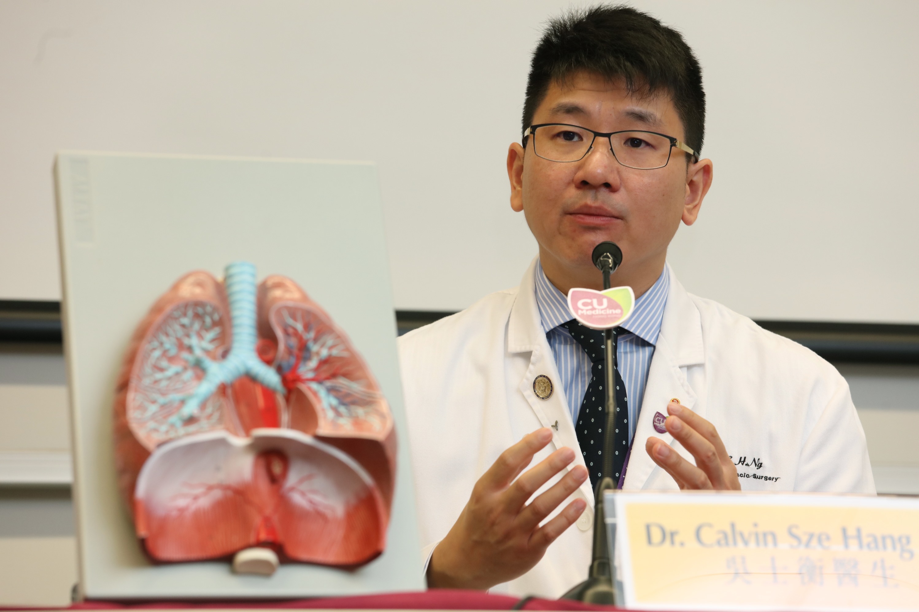 Dr. Calvin Sze Hang NG says the thoracic surgery team has helped more than 50 patients to biopsy and the removal of small pulmonary lesions by this technique, of whom over 70% were diagnosed with early lung cancer.