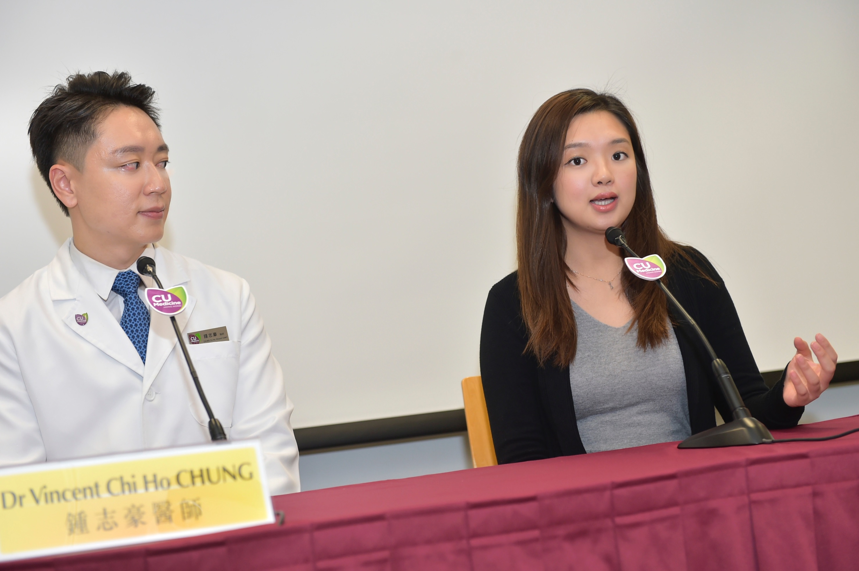 Pauline CHOW (right), Medicine Year 5 student from the Faculty of Medicine at CUHK, has been interested in the study of Chinese medicine since childhood. She says the new online MOOC Chinese medicine course allows her to study anytime and anywhere. She believes the course will enhance her communications with patients who are taking Chinese medicine in the future.