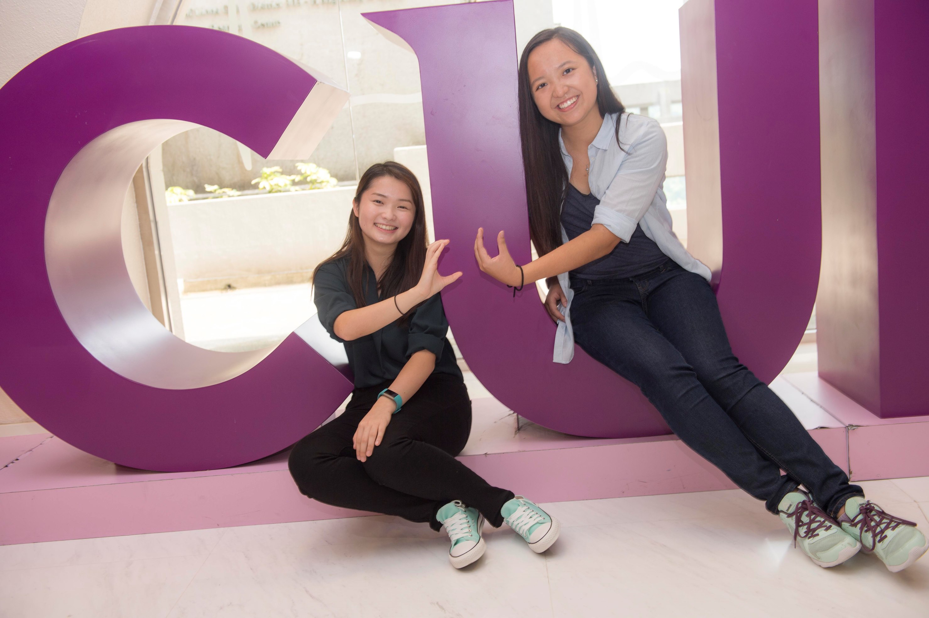 Bernice CHEUNG Cheuk Sin (left) and Maggie LAM Li Man