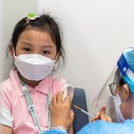 CU Medicine and Kowloon City District Office co-organise community COVID-19 vaccination programme targeting 2,000 residents, especially young children