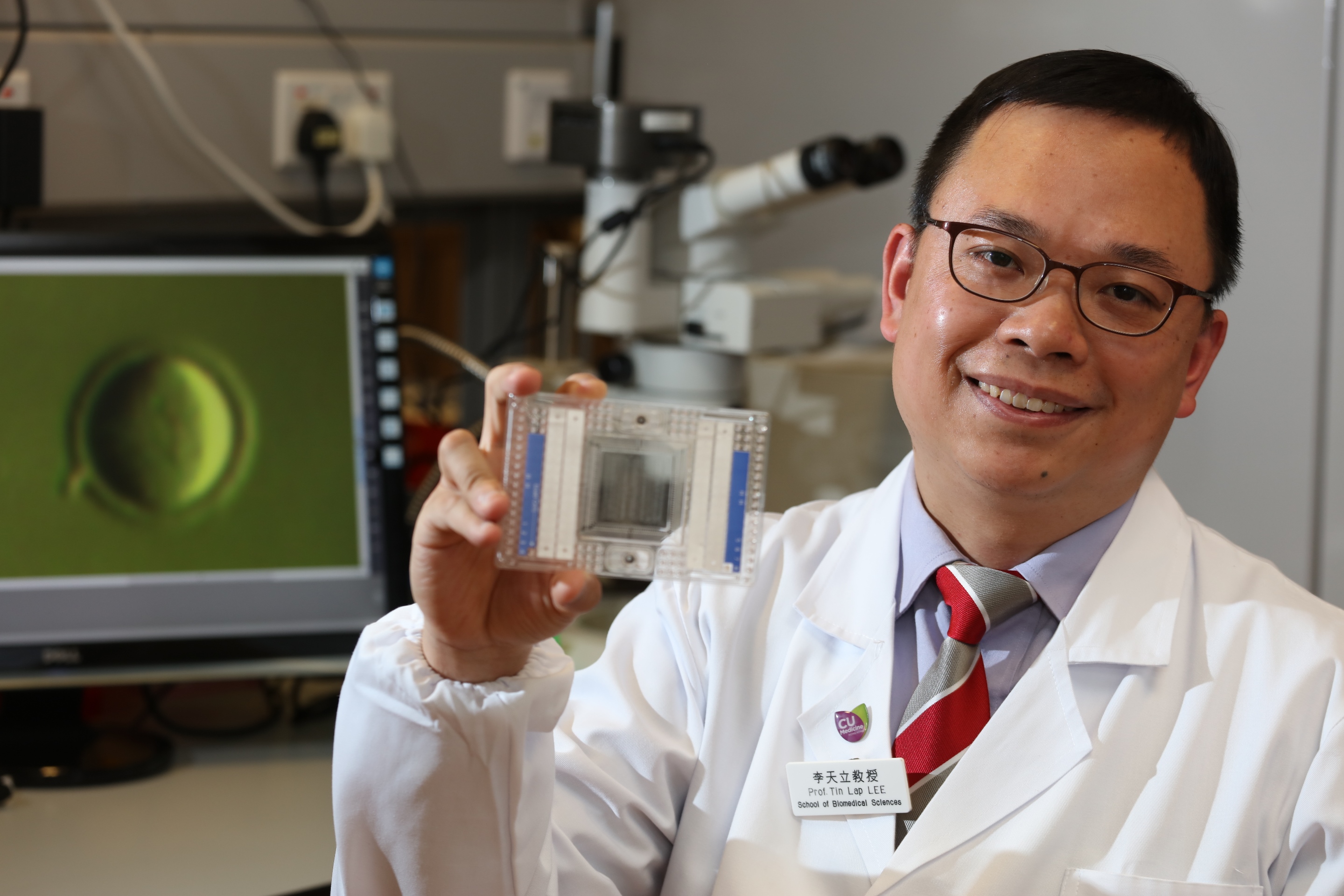 中大生物医学学院副教授李天立教授表示「单细胞基因技术」可准确地找到导致卵子老化的基因特徵。