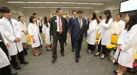 CUHK Launches ‘Lui Che Woo Distinguished Young Scholars Award’ Over HKD 15 Million Worth of Scholarship to Support Medical Students’ Pursuit of Postgraduate Research Overseas